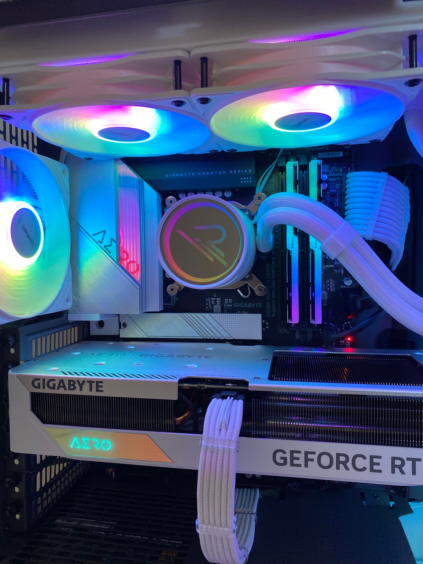 Elegant - N ( RTX 4070ti )